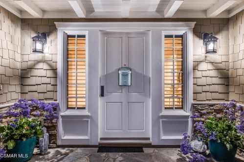 820 Mandalay Bch Rd, Oxnard CA 93035-1078 exterior