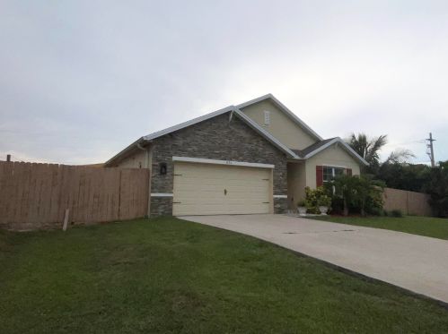 475 Kestor Dr, Fort Pierce, FL 34953-5520