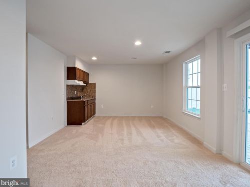 1708 Rockledge Ter, Woodbridge VA  22192-2508 exterior