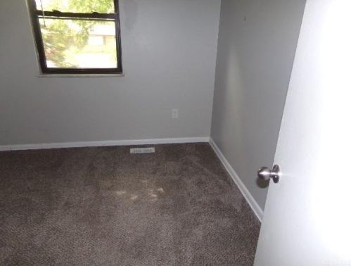 1034 Heathwood Dr, Englewood OH  45322-2429 exterior