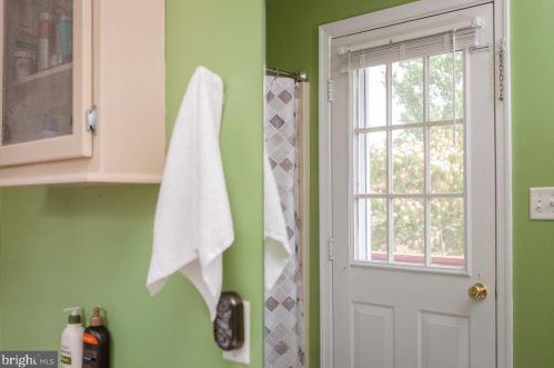 15 Meadow Ln, Richmond National Battlefiel VA  22835-1676 exterior