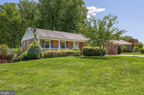 8335 Carrleigh Pkwy, Springfield, VA 22152-1825