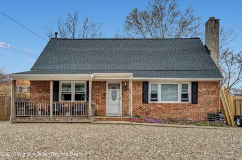 325 Texas Dr, Bricktown, NJ 08723-6030