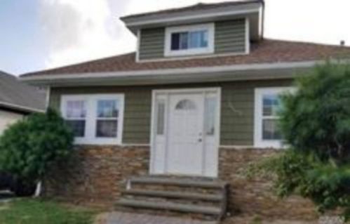 21 Ronald Pl, Roosevelt, NY 11575-2130