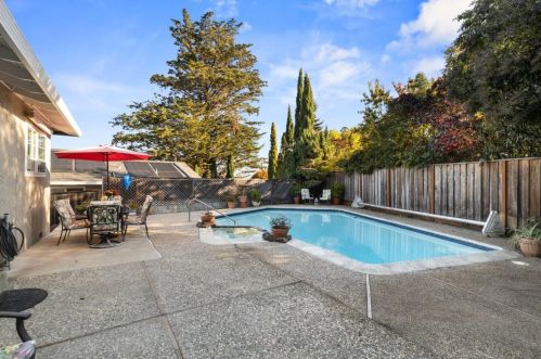 831 Mohican Way, Redwood City CA  94062-3416 exterior