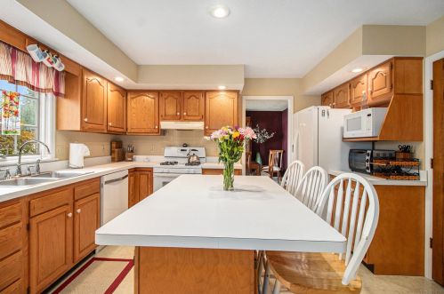 15677 Luminaire Ct, Mishawaka IN  46545-1578 exterior