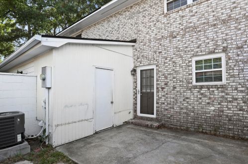 703 Center St, Mount Pleasant SC  29464-4902 exterior