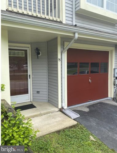 15 Ridge Blvd, Wilmington, DE 19808-1033