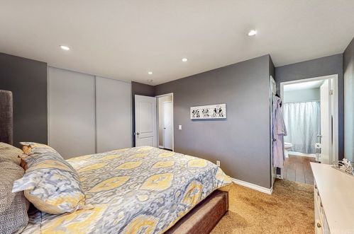 43123 Fleetwood Dr, Lancaster CA 93535-5213 exterior