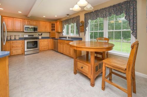 15 Coventry Ln, Salem NH 03079-1369 exterior