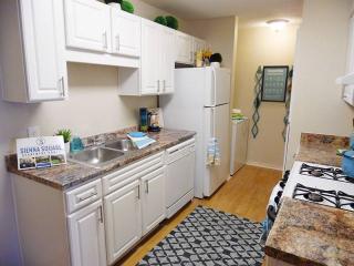 1747 Capital Cir, Tallahassee FL  32303-3115 exterior