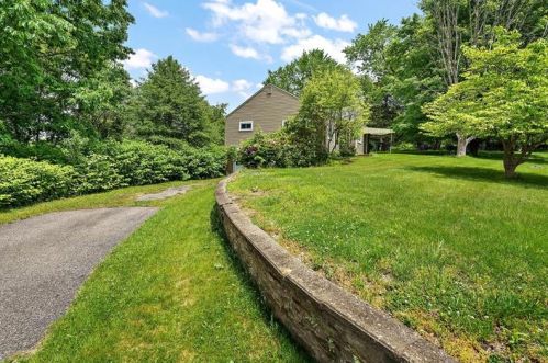 523 Wright Rd, New Kensington PA  15068-9231 exterior