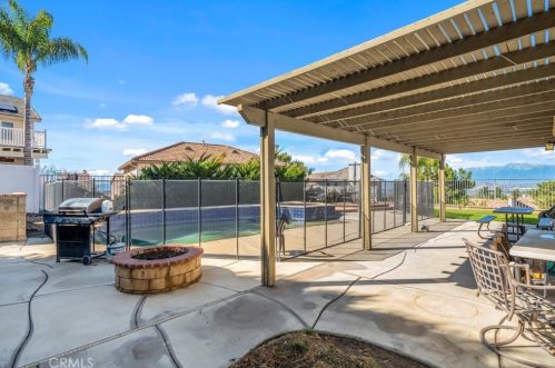 1371 Kirkmichael Cir, Riverside CA  92507-8426 exterior