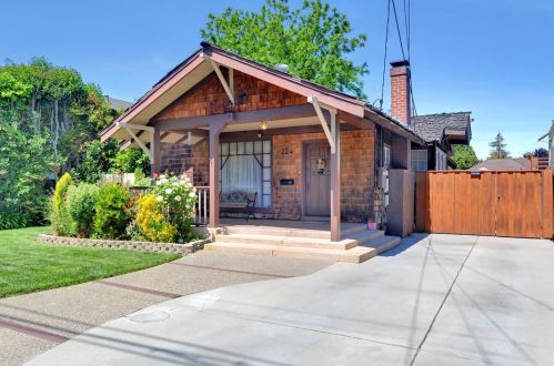 224 Poplar Ave, Redwood City, CA 94061-3015