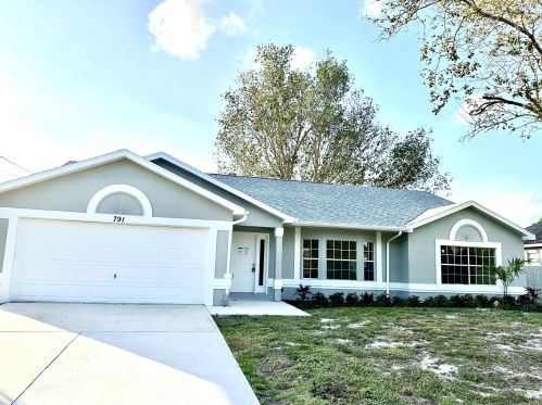 791 Hillsboro Cir, Fort Pierce, FL 34953-3340