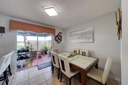 17845 74th Ct, Hialeah FL  33015-8441 exterior