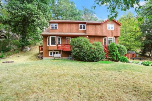561 Danbury Rd, Wilton, CT 06897-2218