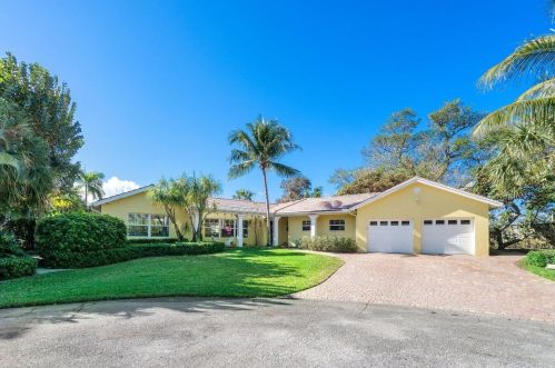 800 Tangerine Way, Delray Beach, FL 33483-6120