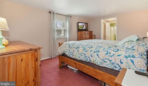 41 Andaloro Way, West Deptford NJ  08093-1640 exterior