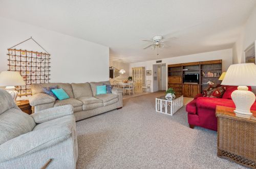 350 High Point Blvd, Delray Beach, FL 33445-3317