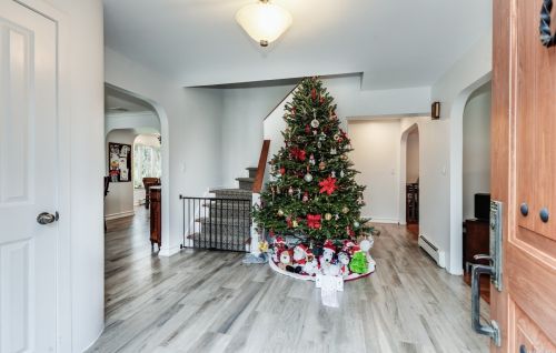 7 Memas Ct, Huntington Station, NY 11746-5212