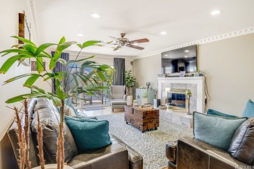 1541 Palais Rd, Anaheim, CA 92802-2104