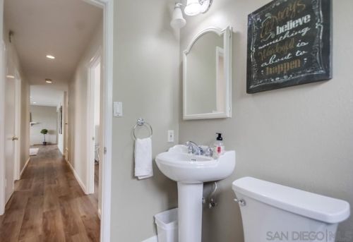 6738 Dennison St, San Diego CA 92122-2431 exterior