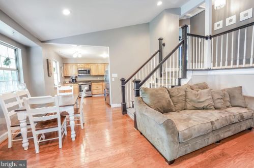 13439 Princedale Dr, Woodbridge VA  22193-3911 exterior