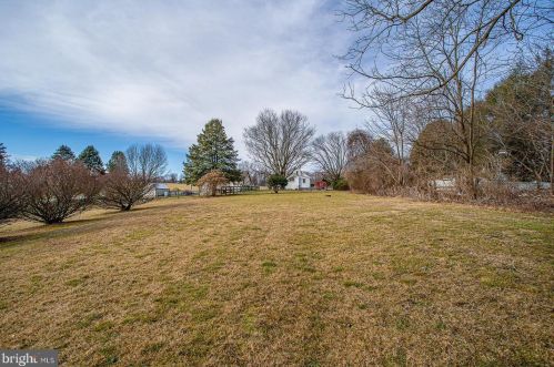 385 Zynn Rd, Downingtown PA  19335-1146 exterior