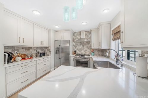 815 15th St, Newport Beach CA  92663-5807 exterior