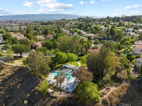 22114 Pamplico Dr, Santa Clarita CA  91350-2186 exterior