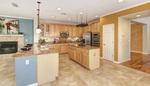 5616 Mingee Way, Elk Grove CA  95757-1647 exterior