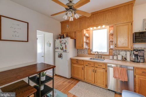 8218 Cadwalader Ave, Melrose Park PA  19027-2406 exterior