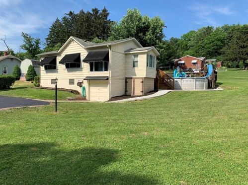 514 Edna Rd, Adamsburg, PA 15611-1106