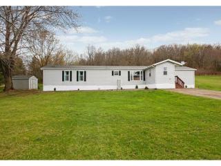 1114 Coulee Trl, Roberts, WI 54023-5815