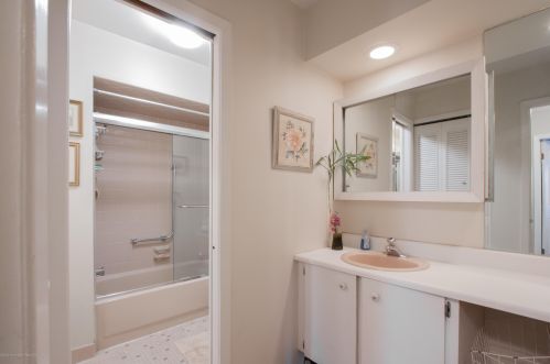 116 Manchester Ct, Tinton Falls NJ  07701-4803 exterior