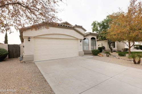 11217 Edgemont Ave, Avondale AZ  85392-5872 exterior