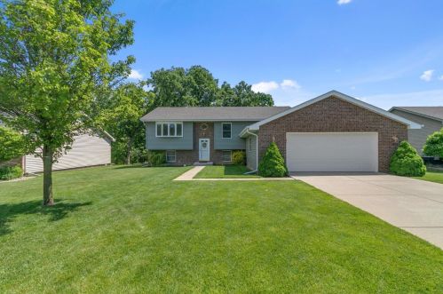 12617 Tall Oaks Dr, Cedar Lake, IN 46303-8788
