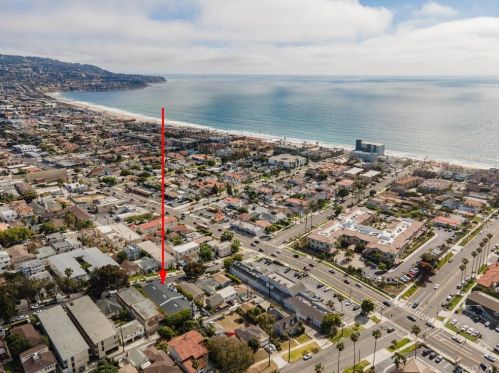 531 Avenue A, Redondo Beach CA  90277-4859 exterior