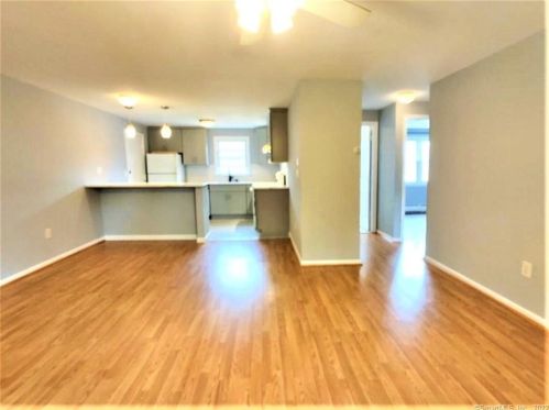 8 Brickyard Rd, Farmington, CT 06032-1206