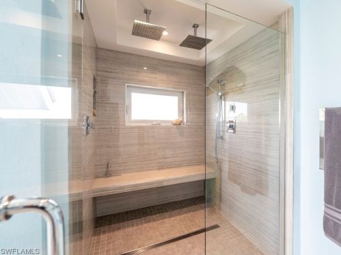 5690 Pne Tree Dr, Sanibel FL 33957-2304 exterior