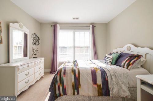 5312 Kernstown Ct, Haymarket VA  20169-4504 exterior