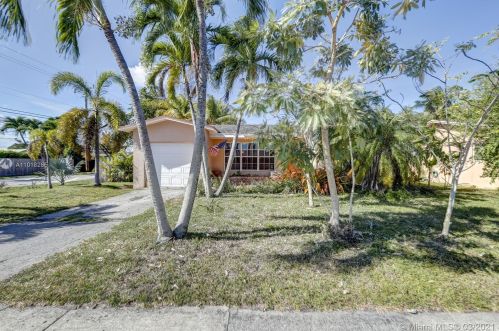 7691 32nd St, Hollywood, FL 33024-2302