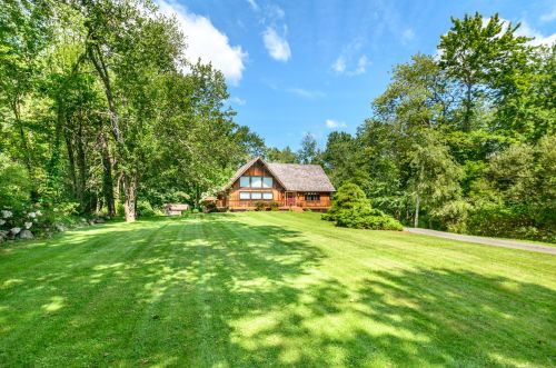 31 Birch Rd, Danbury, CT 06811-3422