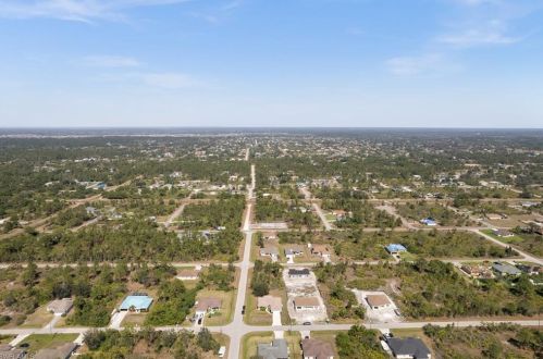 2918 44 St, Lehigh Acres FL 33976-4758 exterior