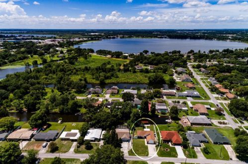 1426 Avenue H, Winter Haven FL  33881-4353 exterior
