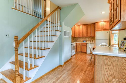 29 Stratford Rd, East Brunswick NJ  08816-2019 exterior