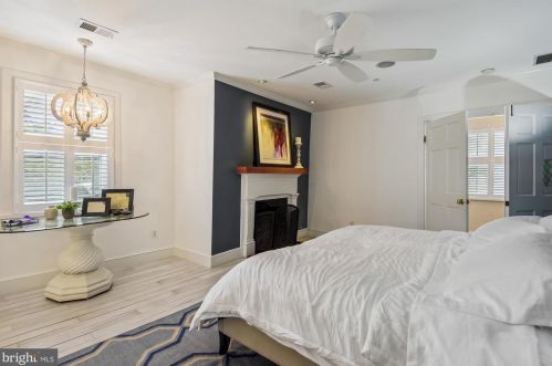 19 Cornwall St, Leesburg VA 20176-2701 exterior