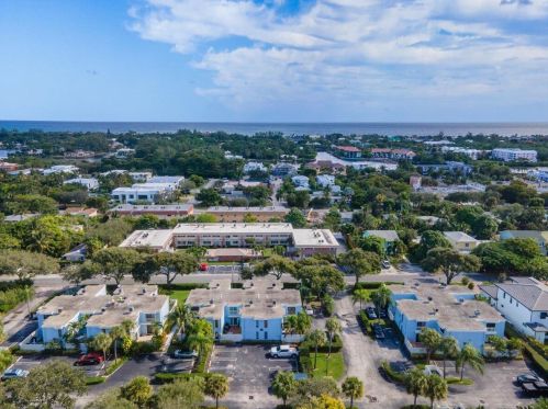 1010 8th Ave, Delray Beach FL  33483-5802 exterior