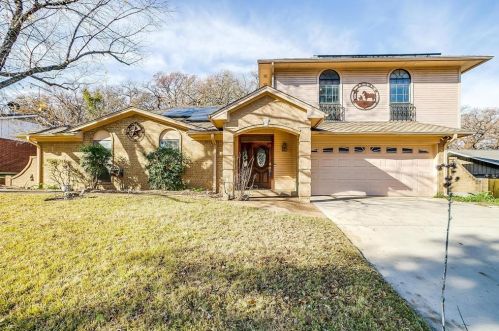 416 Glenhaven Dr, Azle, TX 76020-3628